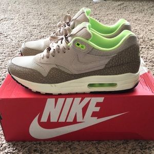 NIKE AIR MAX 1
